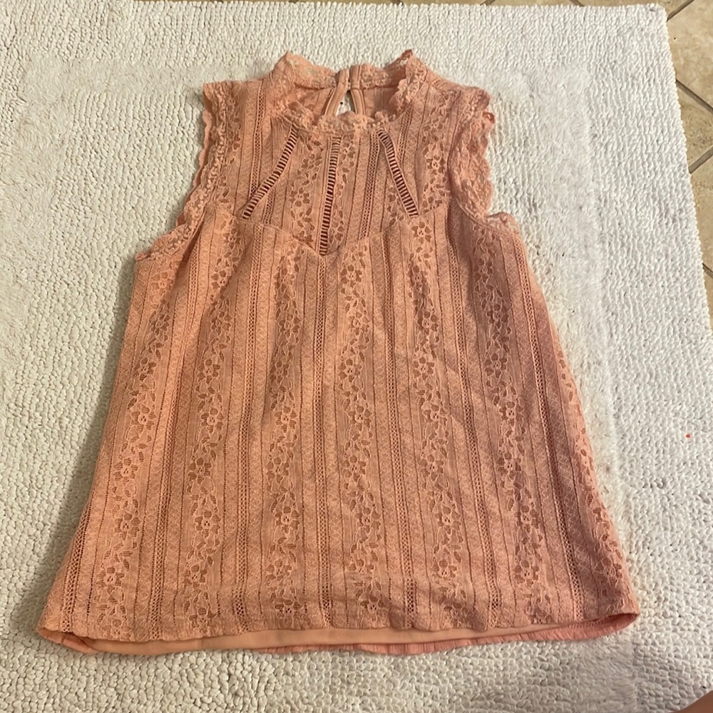 Light pink sleeveless top